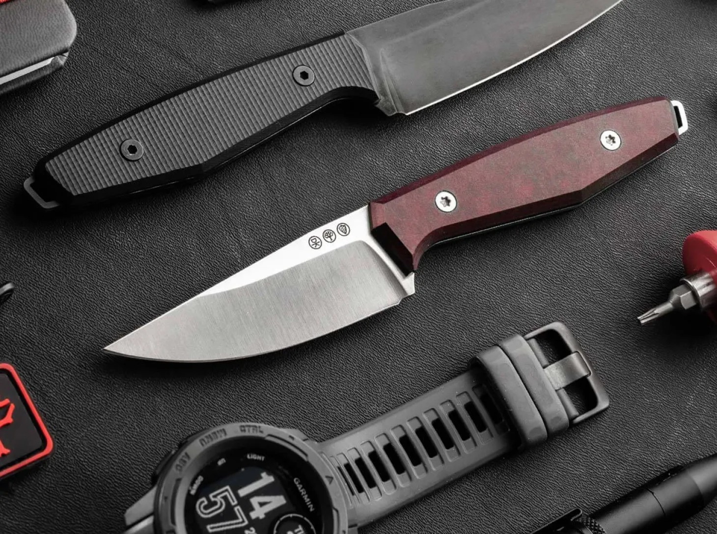 Daily Knives AK1 Droppoint Richlite Redstone