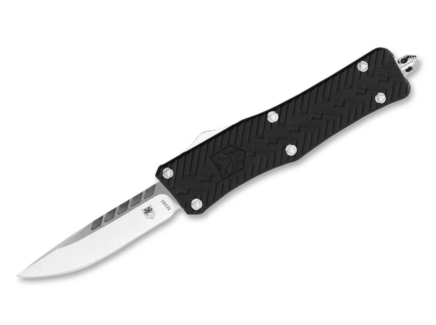 Titan Medium Black M390
